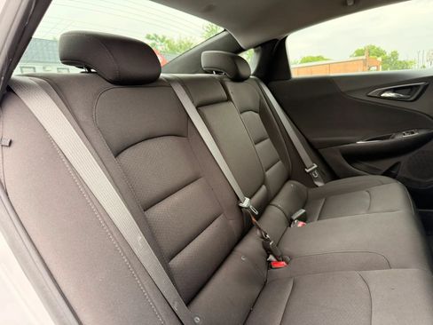 Used 2020 Chevrolet Malibu LT FWD image 30
