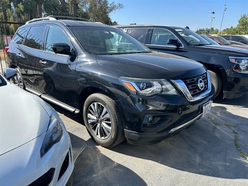 Used 2018 Nissan Pathfinder SL FWD image 8