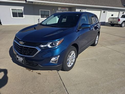 Used 2021 Chevrolet Equinox LT image 1