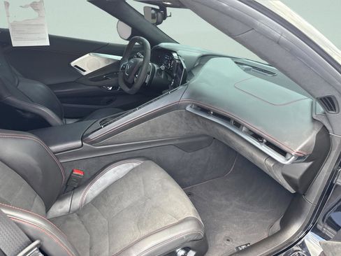 Used 2022 Chevrolet Corvette Stingray Premium Cpe RWD image 16