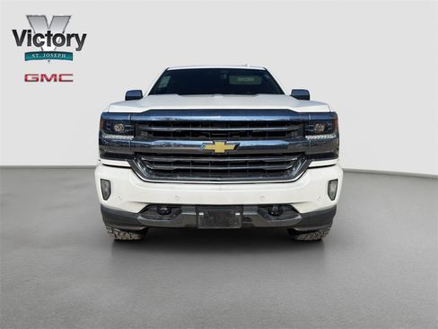 Used 2018 Chevrolet Silverado 1500 High Country image 2