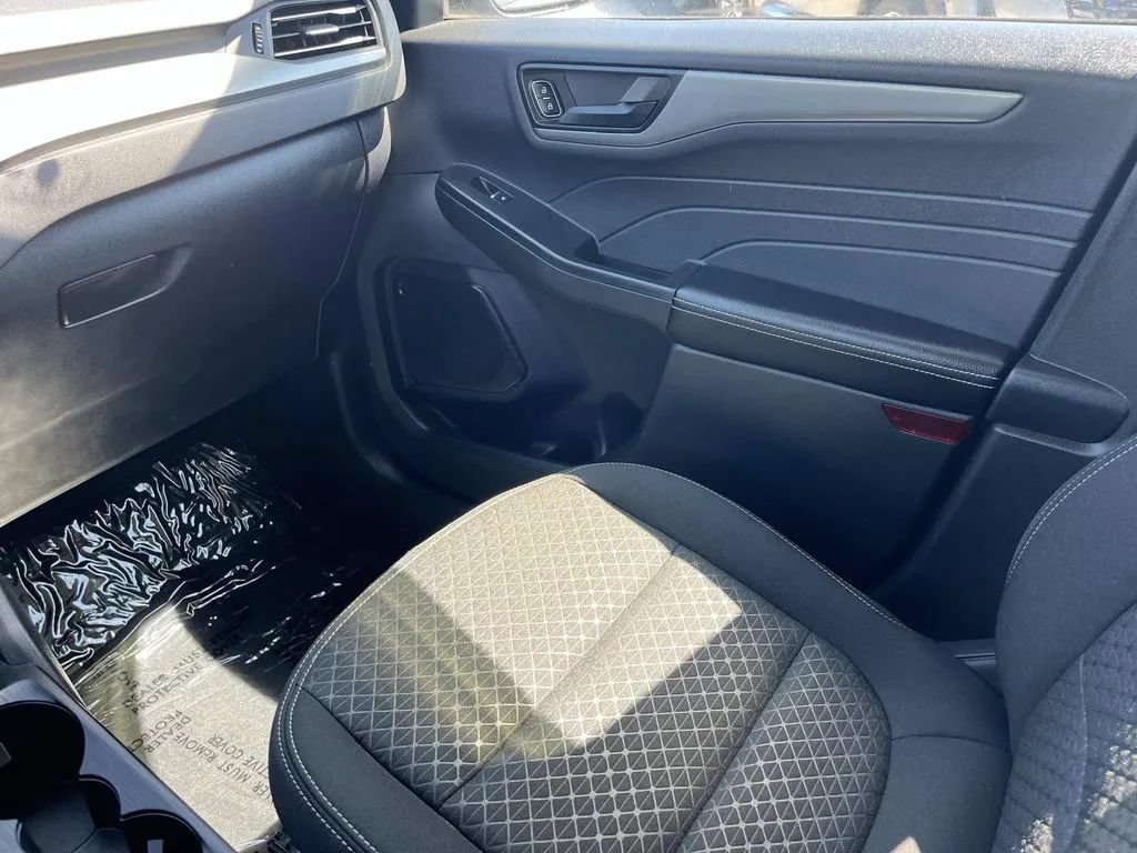 Used 2025 Ford Escape Active w/ Tech Pack #1 FWD image 13