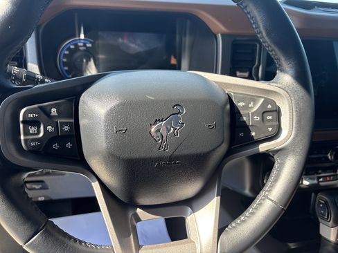 Used 2024 Ford Bronco Outer Banks w/ Sasquatch Package image 16