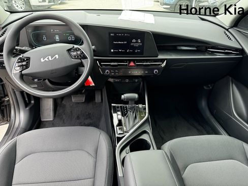 New 2025 Kia Niro LX image 14