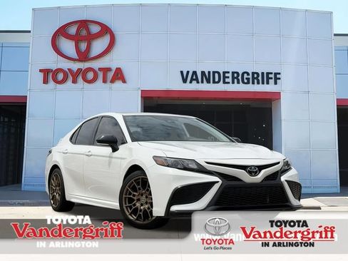 Certified 2024 Toyota Camry SE w/ Convenience Package FWD image 1