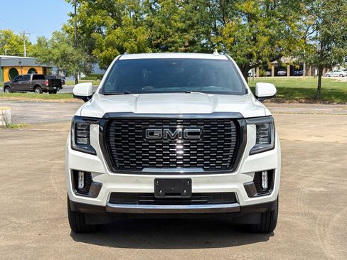 Used 2023 GMC Yukon XL Denali Ultimate AWD/4WD image 4
