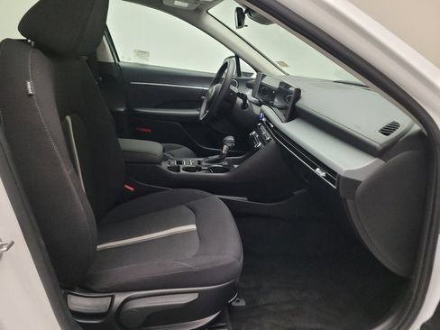 Used 2025 Hyundai Sonata SE FWD image 21