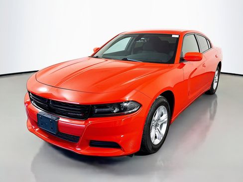 Used 2021 Dodge Charger SXT image 4