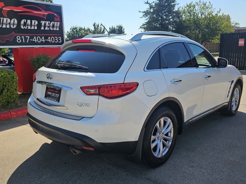 Used 2017 INFINITI QX70 2WD w/ Premium Package image 8