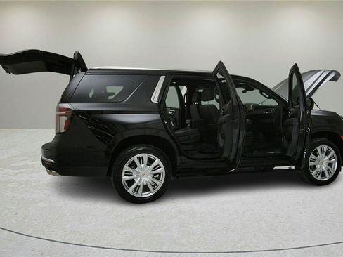 Used 2023 Chevrolet Tahoe High Country AWD/4WD image 12
