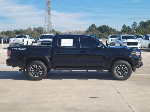 Used 2023 Toyota Tacoma 4x4 Double Cab image 3