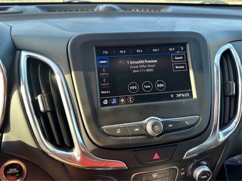 Used 2021 Chevrolet Equinox LT AWD/4WD image 16