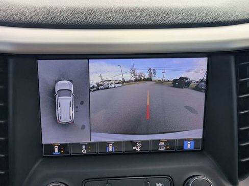 Used 2023 GMC Acadia SLT w/ Technology Package image 24