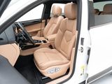 Certified 2022 Porsche Macan image 5