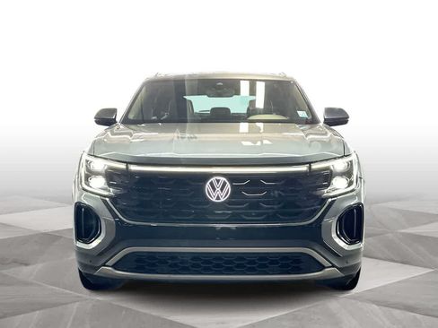 Certified 2024 Volkswagen Atlas Cross Sport SE w/ Panoramic Sunroof Package FWD image 3