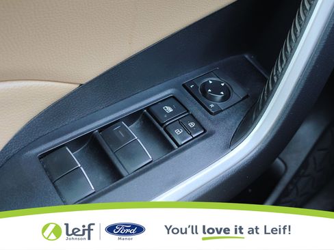 Used 2020 Toyota RAV4 XLE Premium image 15