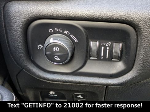 Used 2025 RAM 1500 Laramie image 27