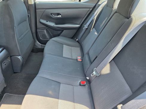 Used 2022 Nissan Sentra SV FWD image 15