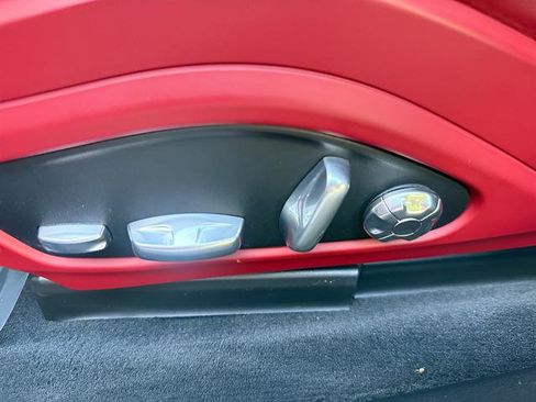 Used 2018 Porsche Panamera Turbo Executive image 10