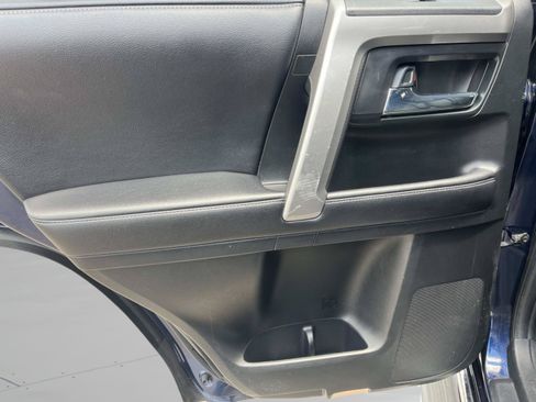Used 2017 Toyota 4Runner Limited AWD/4WD image 19