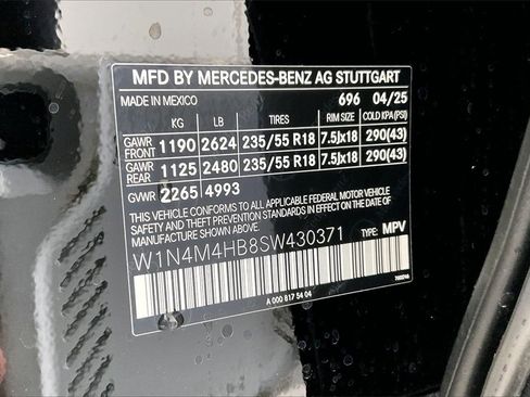 New 2025 Mercedes-Benz GLB 250 4MATIC image 16