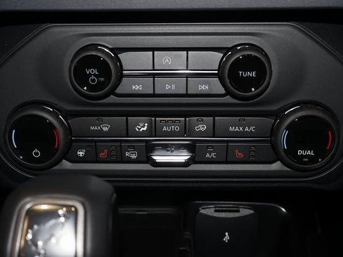 New 2025 Ford Bronco Outer Banks image 25