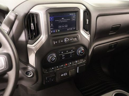 Used 2024 Chevrolet Silverado 1500 Custom Trail Boss w/ Dark Appearance Package image 5