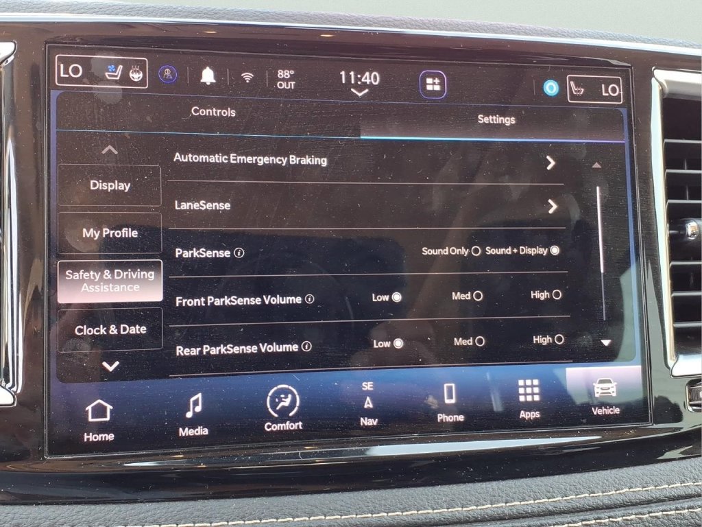 Used 2022 Chrysler Pacifica Limited FWD image 12