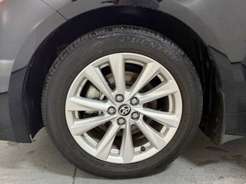 Used 2024 Toyota Corolla SE FWD image 12