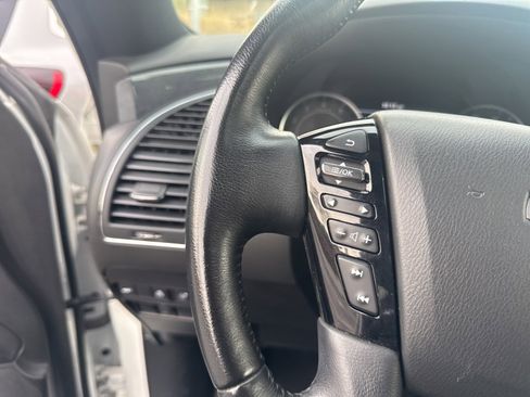 Used 2023 Nissan Armada SL w/ Midnight Edition Package image 12