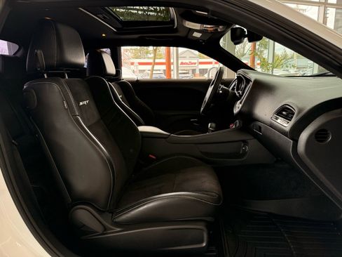 Used 2016 Dodge Challenger SRT Hellcat image 22