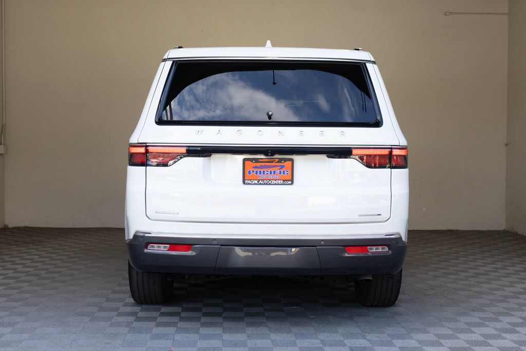 Used 2022 Jeep Wagoneer Series I AWD/4WD image 12