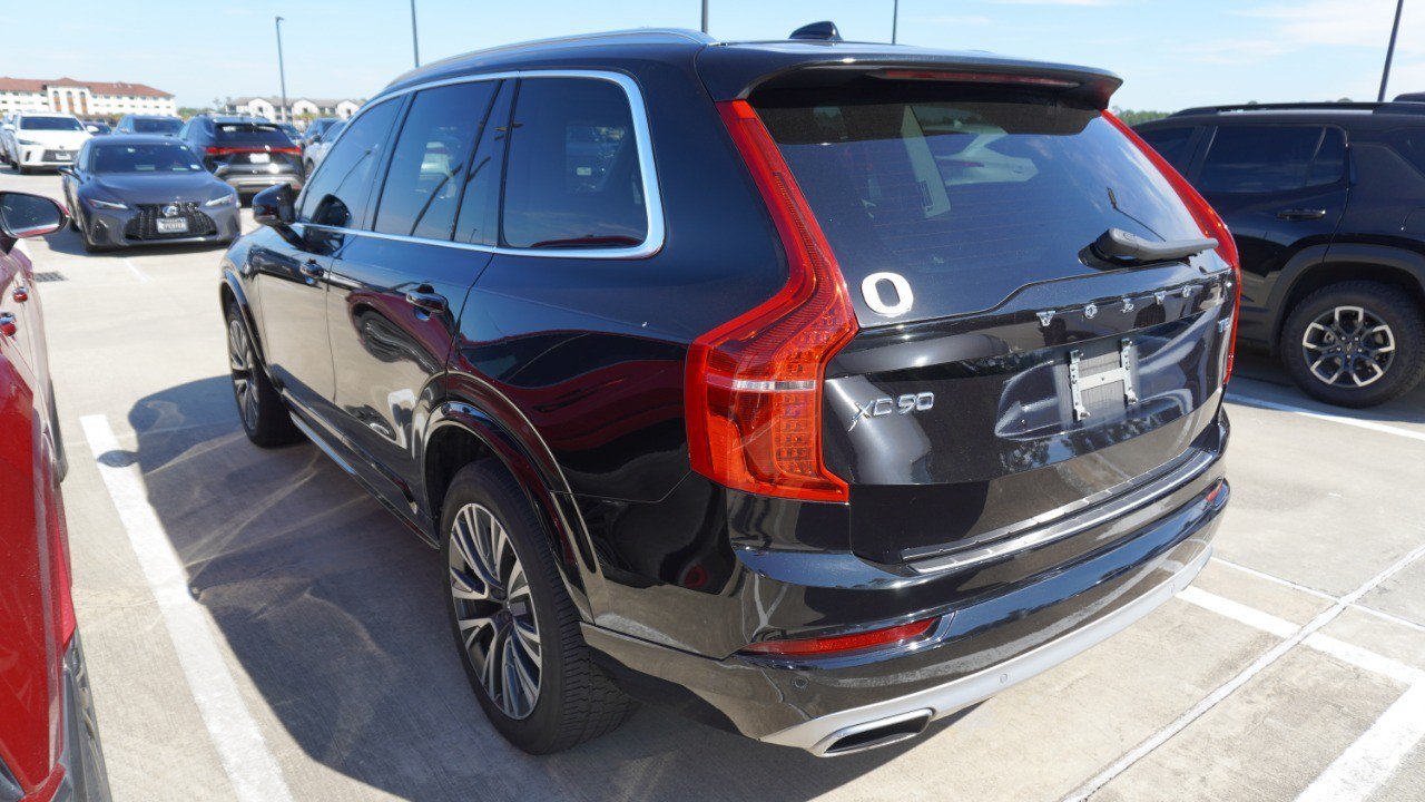 Used 2020 Volvo XC90 T5 Momentum w/ Protection Package Premier FWD image 9