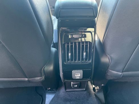 Used 2025 Jeep Compass Limited image 23