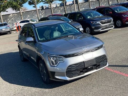 Certified 2025 Kia Niro Wind w/ Wind Preserve Package image 7
