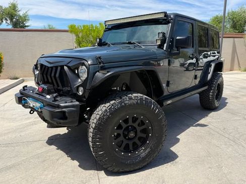 Used 2017 Jeep Wrangler Unlimited Rubicon w/ Max Tow Package AWD/4WD image 7