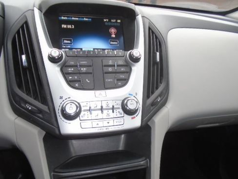 Used 2017 Chevrolet Equinox LT w/ Convenience Package image 14