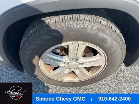 Used 2022 Chevrolet Trax LS w/ Tint and Cruise Package FWD image 7