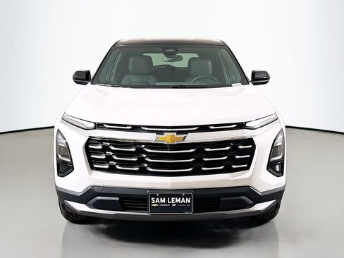 New 2026 Chevrolet Equinox LT w/ Convenience Package II AWD/4WD image 2