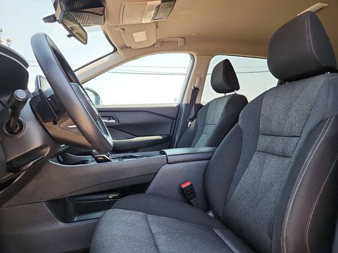 Used 2024 Nissan Rogue SV FWD image 12