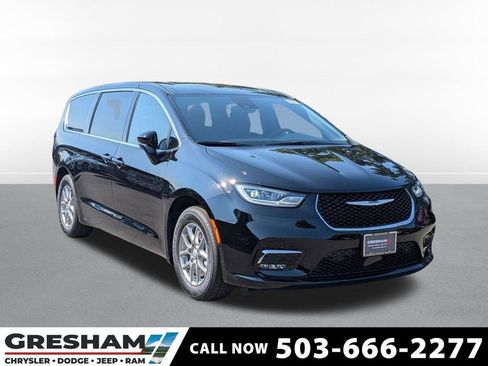 New 2026 Chrysler Pacifica Select image 1