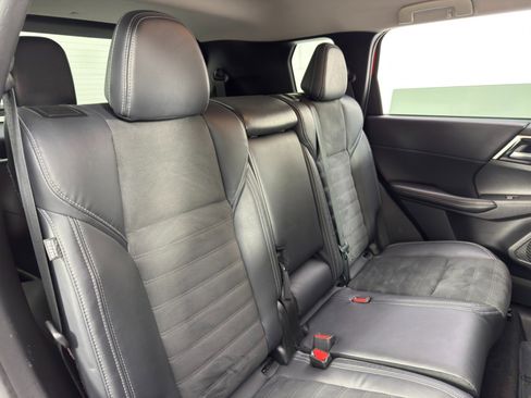 Used 2022 Mitsubishi Outlander SE image 34