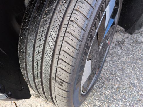 Used 2025 Volvo EX30 Ultra w/ Protection Package Premier image 12