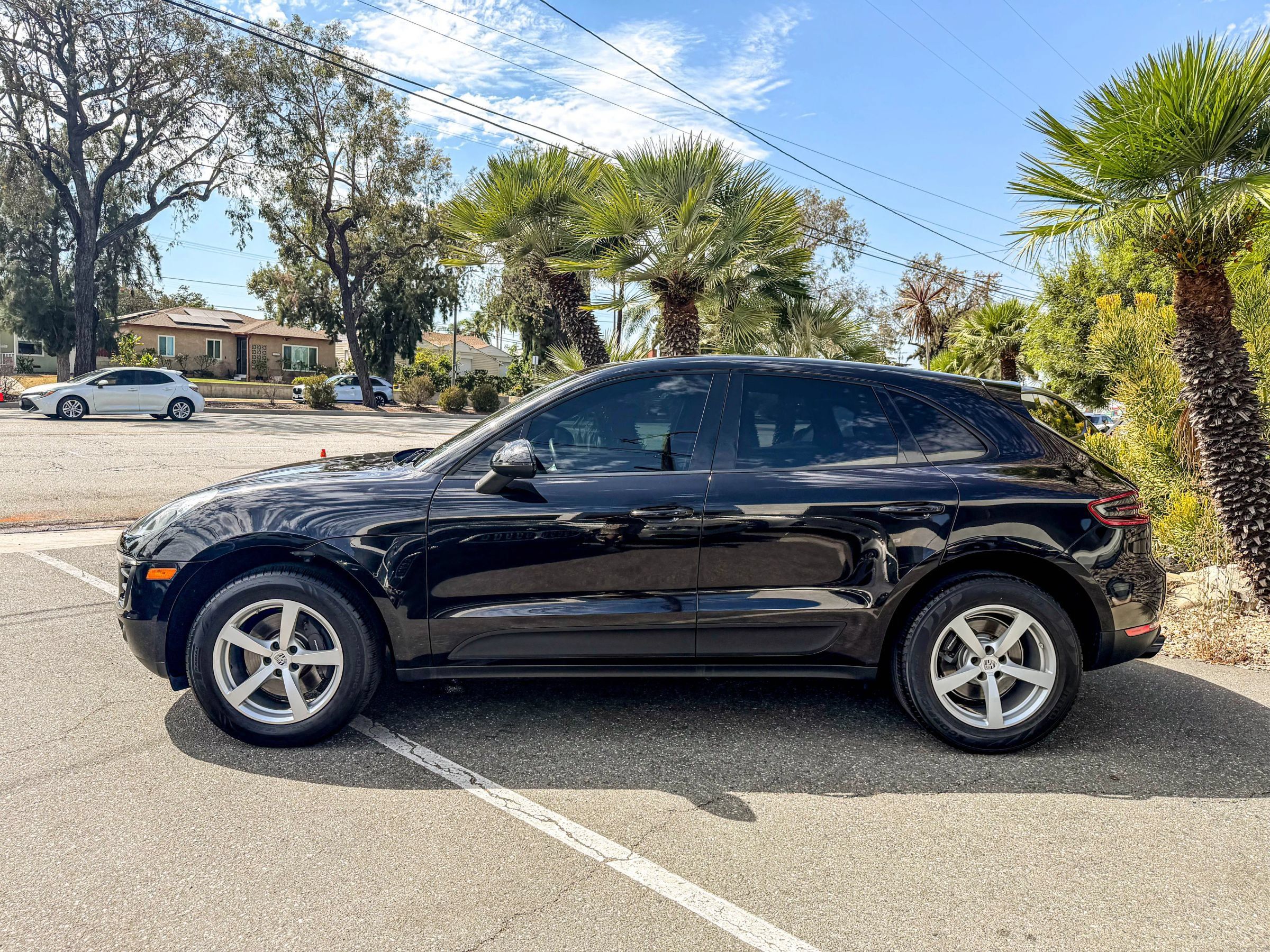 Used 2018 Porsche Macan Sport Edition AWD/4WD image 13