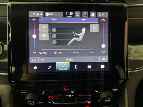 Used 2023 Jeep Grand Cherokee L Laredo RWD image 32
