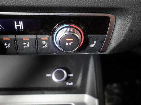 Used 2023 Audi Q3 2.0T Premium w/ Convenience Package image 48