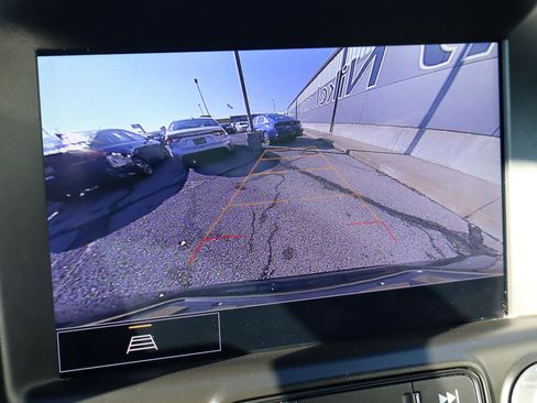 Used 2024 GMC Terrain SLT image 12