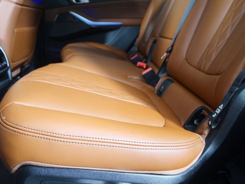 Certified 2025 BMW X7 M60i image 14