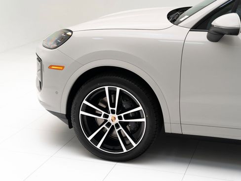 New 2025 Porsche Cayenne image 11
