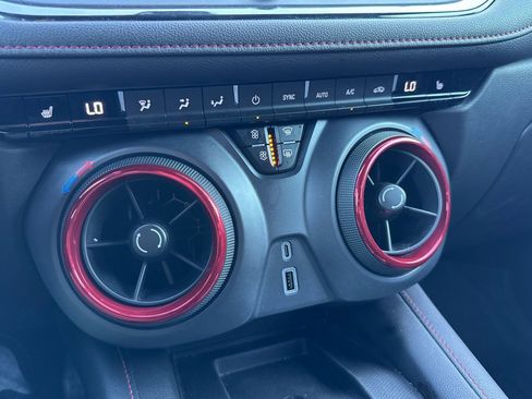 Used 2021 Chevrolet Blazer RS w/ Driver Confidence II Package FWD image 29